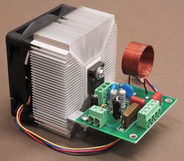 PA1
            amplifier with HS2 heat sink